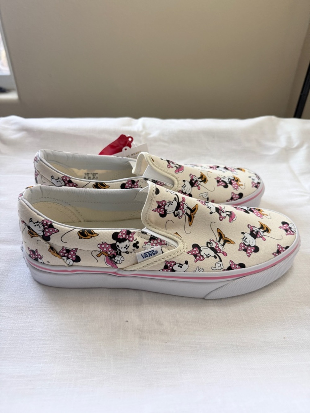 Vans Slip-On Sneakers Minnie Mouse Print White Pink